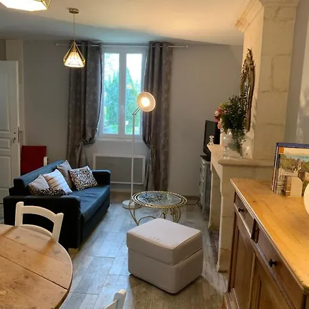 Hébergement de vacances Longere Du Chateau Vieux Mougnac Petit-Palais-et-Cornemps